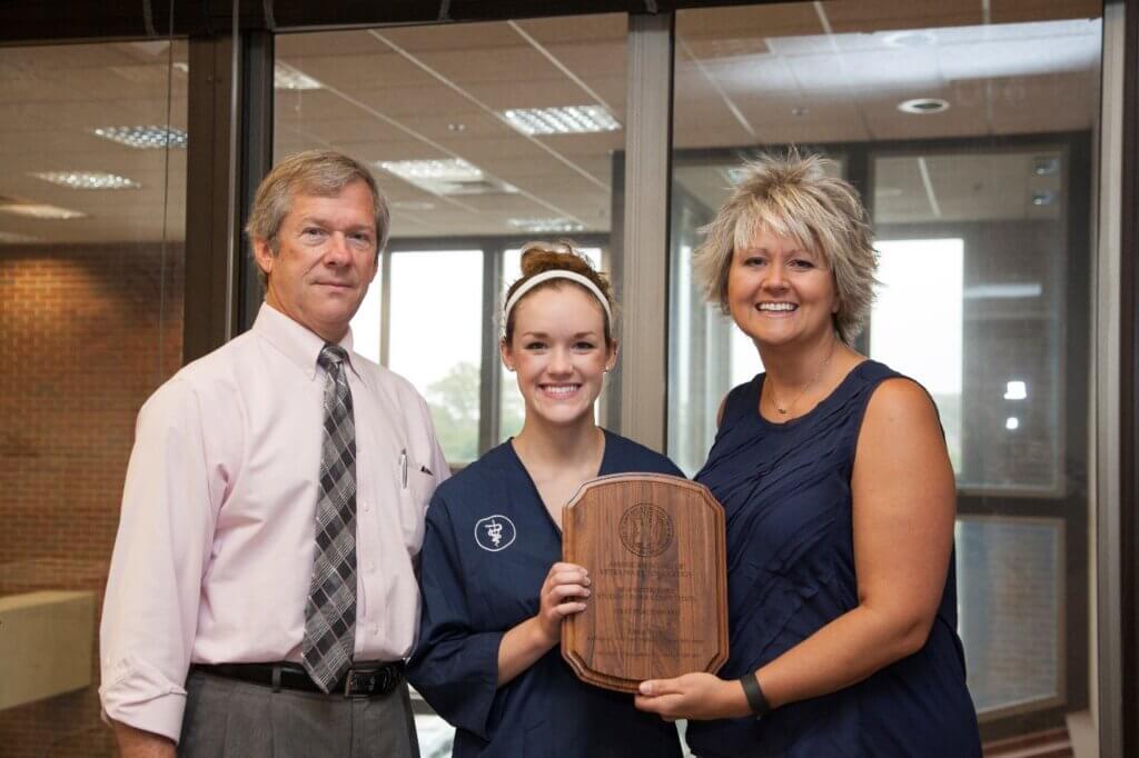 What goes around, comes around. In 2016, Dr. Wilson-Frank joined ADDL colleague and Professor of Toxicology, Dr. Stephen Hooser, to recognize then veterinary student Elexa Baron (now Cribelar), a member of the DVM Class of 2018, on the occasion of her receiving the first place award in the American Board of Veterinary Toxicology’s Student Paper Competition.