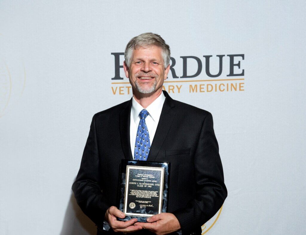 Dr. Joe Klopfenstein received the PVM Distinguished Alumnus Award in 2014