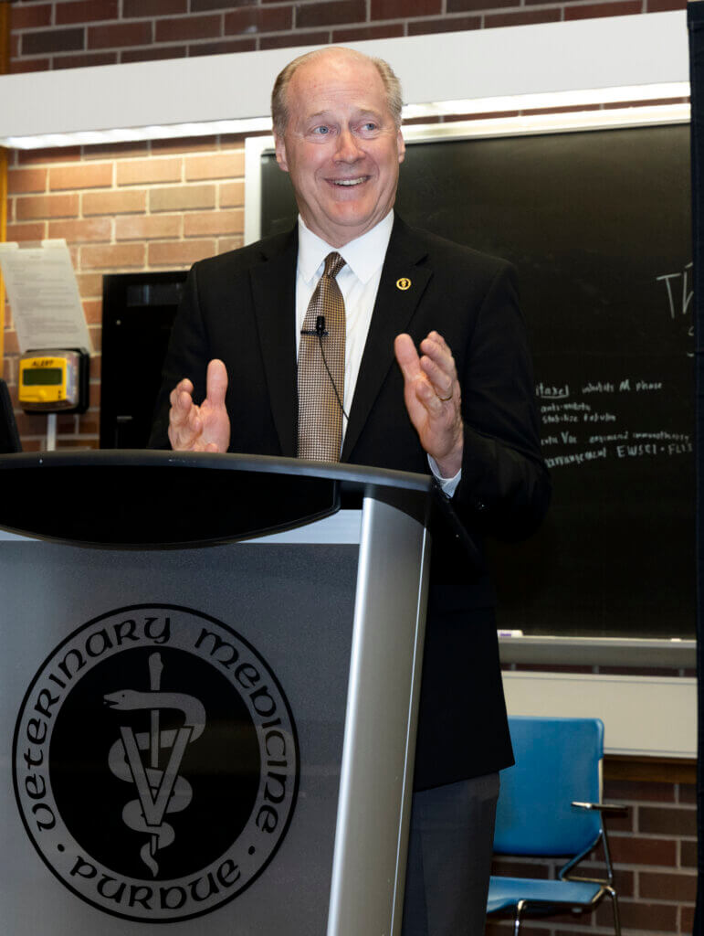 Dean Marsh led the audience in a cheer of “Bravo” after presenting each Bravo Award.
